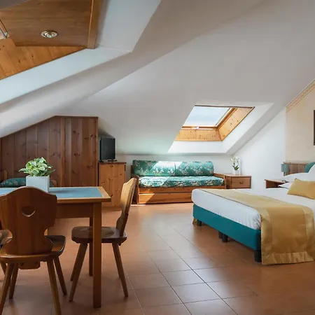 Hotel Cristallo 4*
