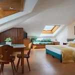 Hotel Cristallo 4*