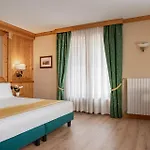 Hotel Cristallo 4*