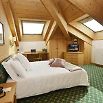 Hotel Cristallo 4*