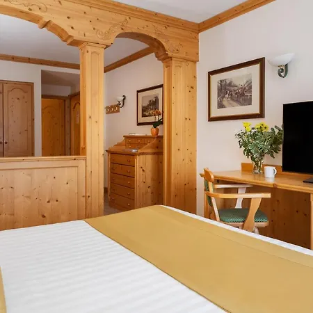 Cristallo 4* Μπόρμιο