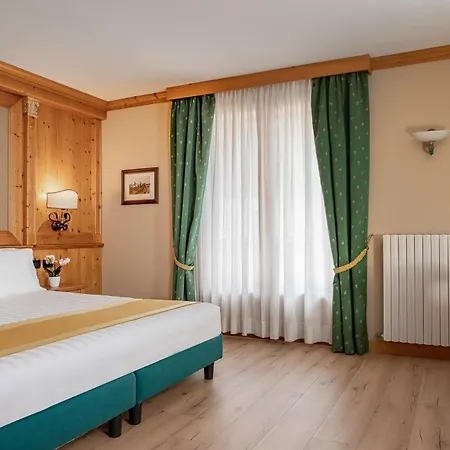 Hotel Cristallo 4*